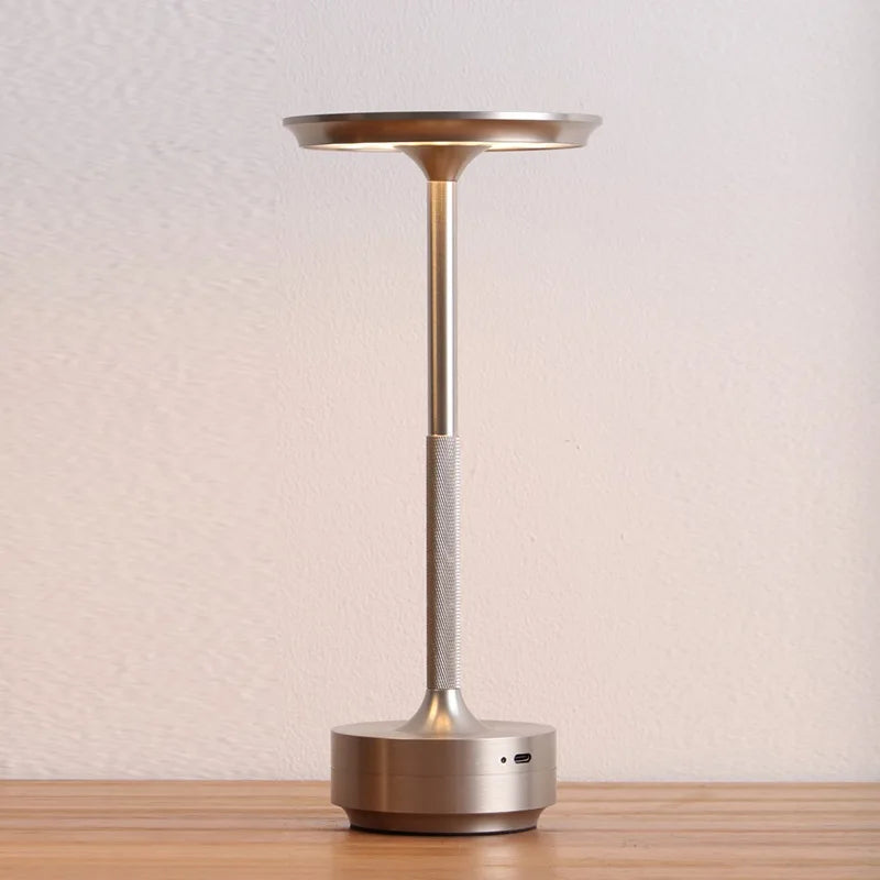 Orbit lamp in silver